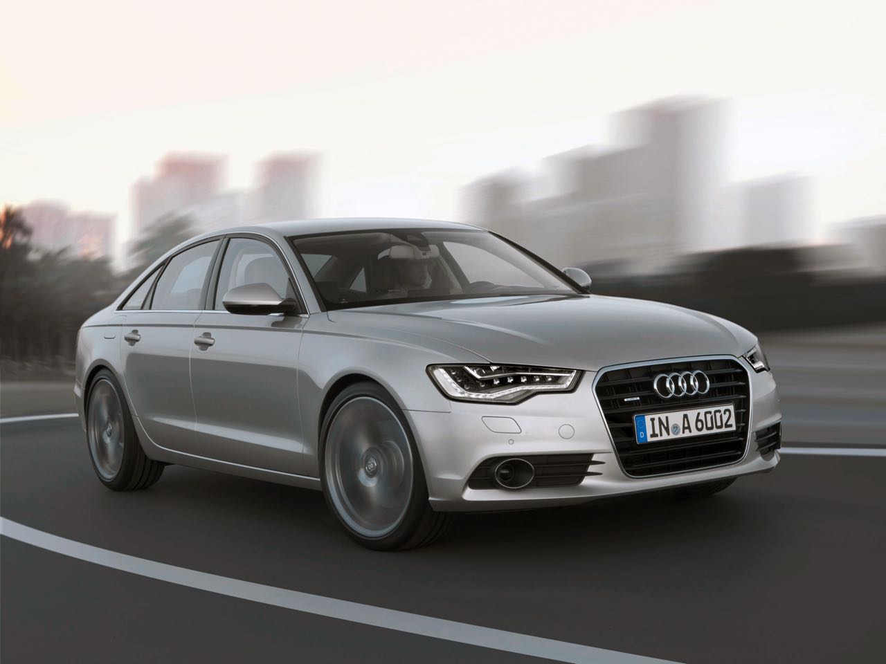 Imagen de El Audi A6 2011 es la nueva generación de la berlina. Baja su peso, actualiza su gama mecánica y aumenta mucho su nivel de equipamiento.