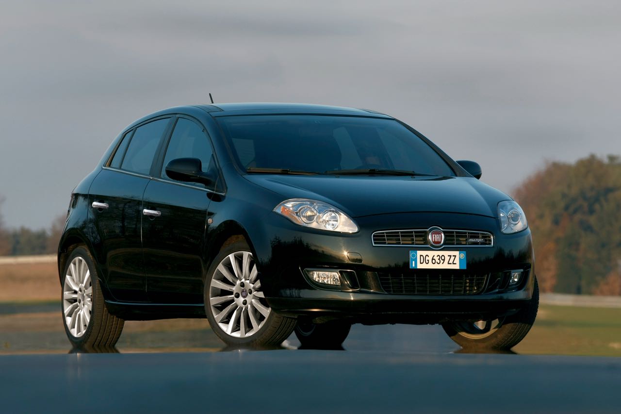 Imagen de El Fiat Bravo 2007 es un turismo con carrocería de cinco puertas y todo lo necesario para su uso diario. Tiene un buen equipamiento y un precio ajustado.