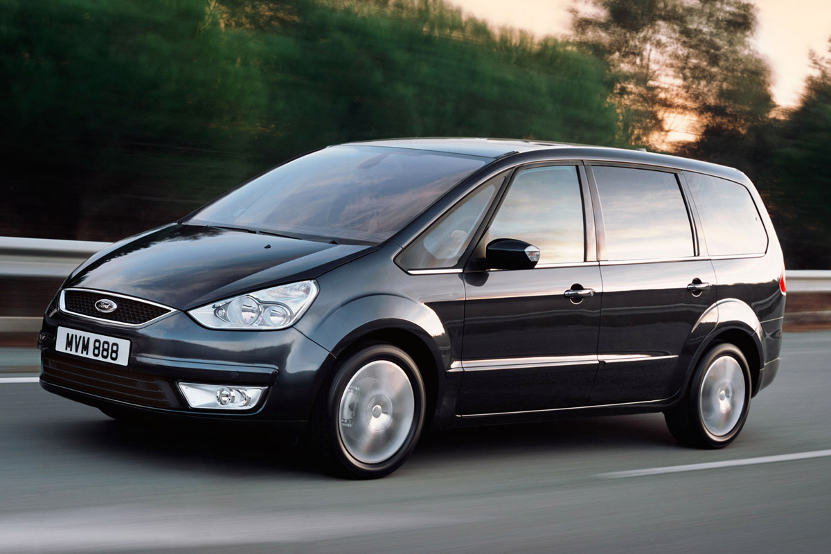Imagen de El Ford Galaxy 2006 es un monovolumen con capacidad para llevar cómodamente a siete personas gracias a su espacio interior.