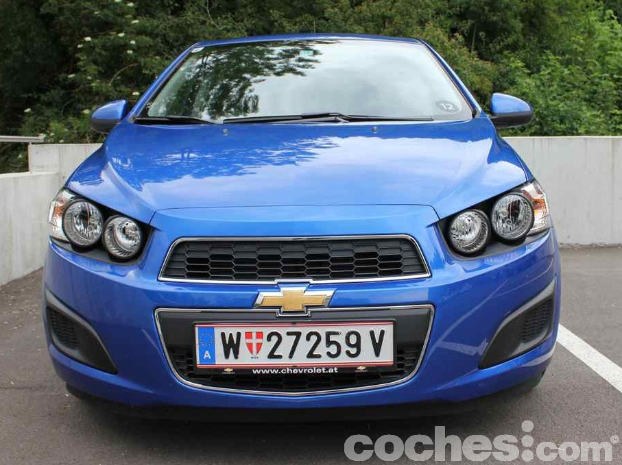 El renovado Chevrolet Aveo es un urbano que se lo pondrá muy difícil a sus competidores porque sube mucho de calidad pero mantiene los precios ajustados.