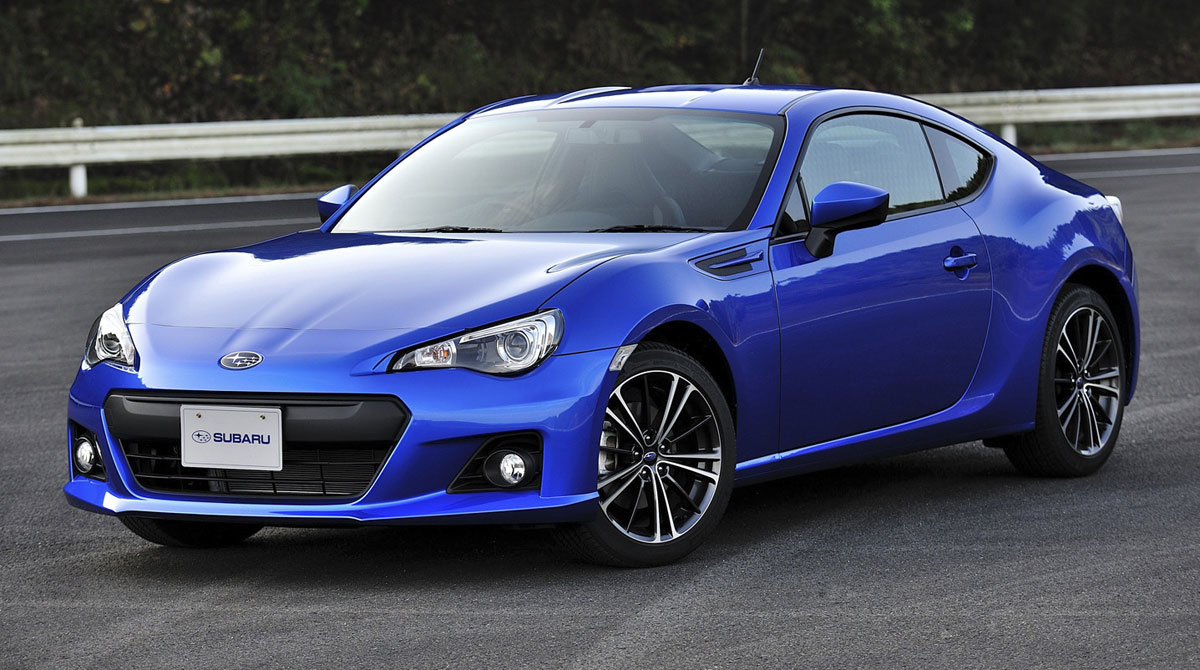Imagen de El nuevo Subaru BRZ 2013 es el alter ego del Toyota GT 86 rinde 200 CV y sólo pesa 1.220 kg, por lo que su dinamismo se adivina excelente.