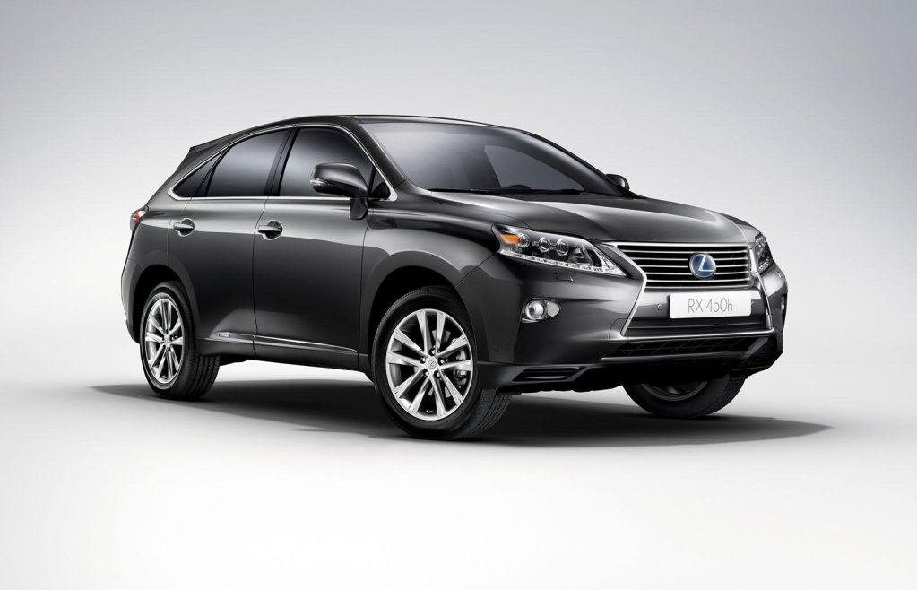 Imagen de El Lexus RX 2012 renueva su diseño interior y exterior. Concerva el motor híbrido pero tiene versiones que aumentan la deportividad, las F Sport.