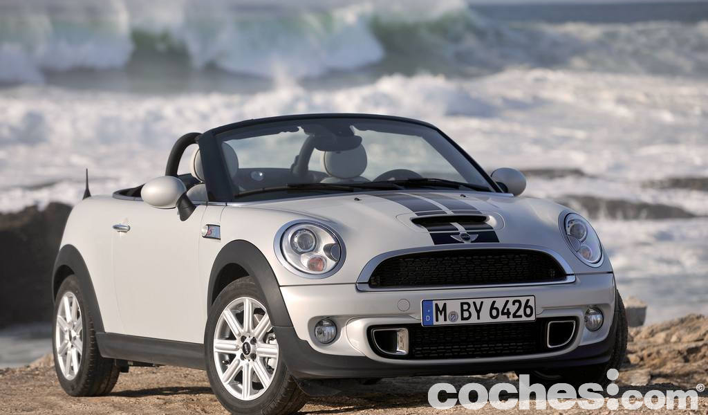 Si puedes subirte un rato en un Roadster, ni lo dudes. Vivirás una experiencia de conducción bestial a bordo de este coche que no pierde su esencia