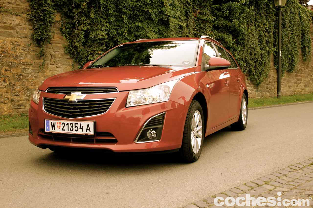 El Chevrolet Cruze SW. Llega en septiembre de 2012 al mercado español, con un nuevo motor diésel de 130 CV, la mejor opción para montar en el compacto familiar.