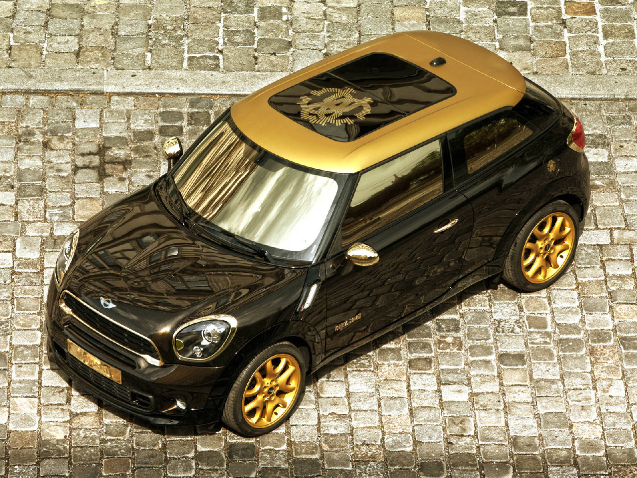Mini Paceman S by Roberto Cavalli: ¡oro!