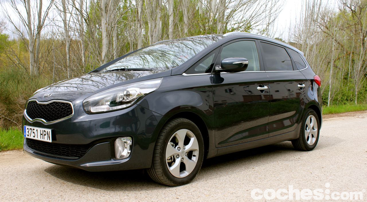 El nuevo Kia Carens 2013 da un salto en calidad en esta nueva generación. ¿Pero tanto como para hacer sombra a sus rivales europeos?