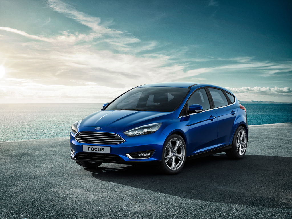Imagen de El nuevo Ford Focus 2015 llega a finales de año. El compacto es más tecnológico, cambia ligeramente el diseño y emplea motores más eficientes que antes.