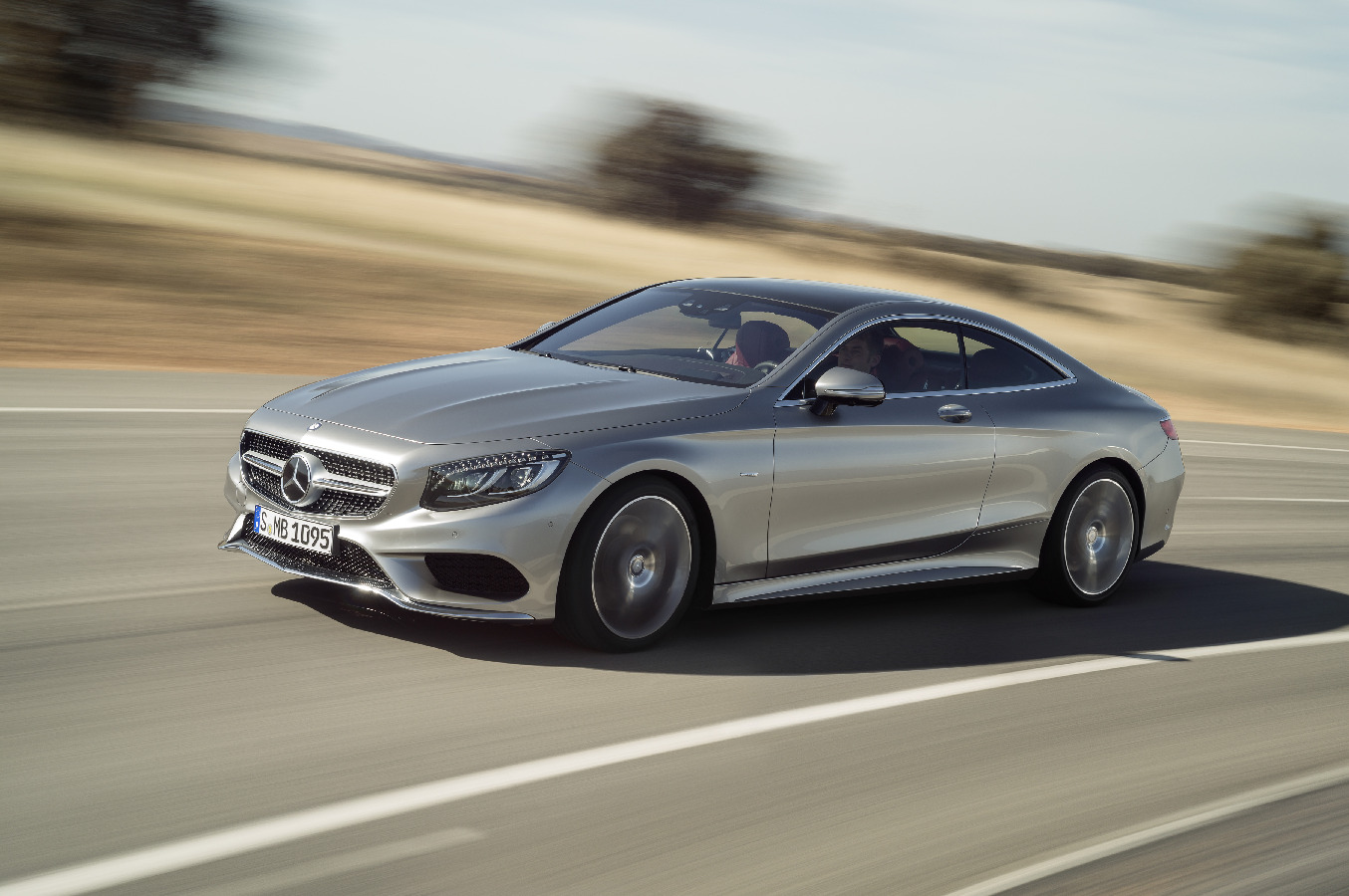 Imagen de El nuevo Mercedes Clase S Coupe 2014 es la variante deportiva de dos puertas del Clase S que no pierde un ápice de su lujo y tecnología.