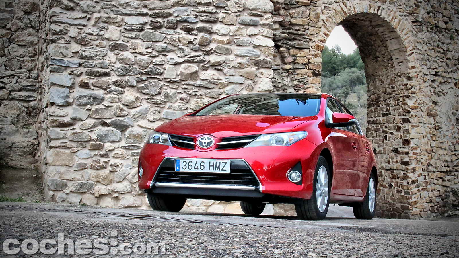 Analizamos el renovado Toyota Auris, la apuesta de la marca nipona para hacerse con parte del suculento pastel del segmento de los compactos en Europa.