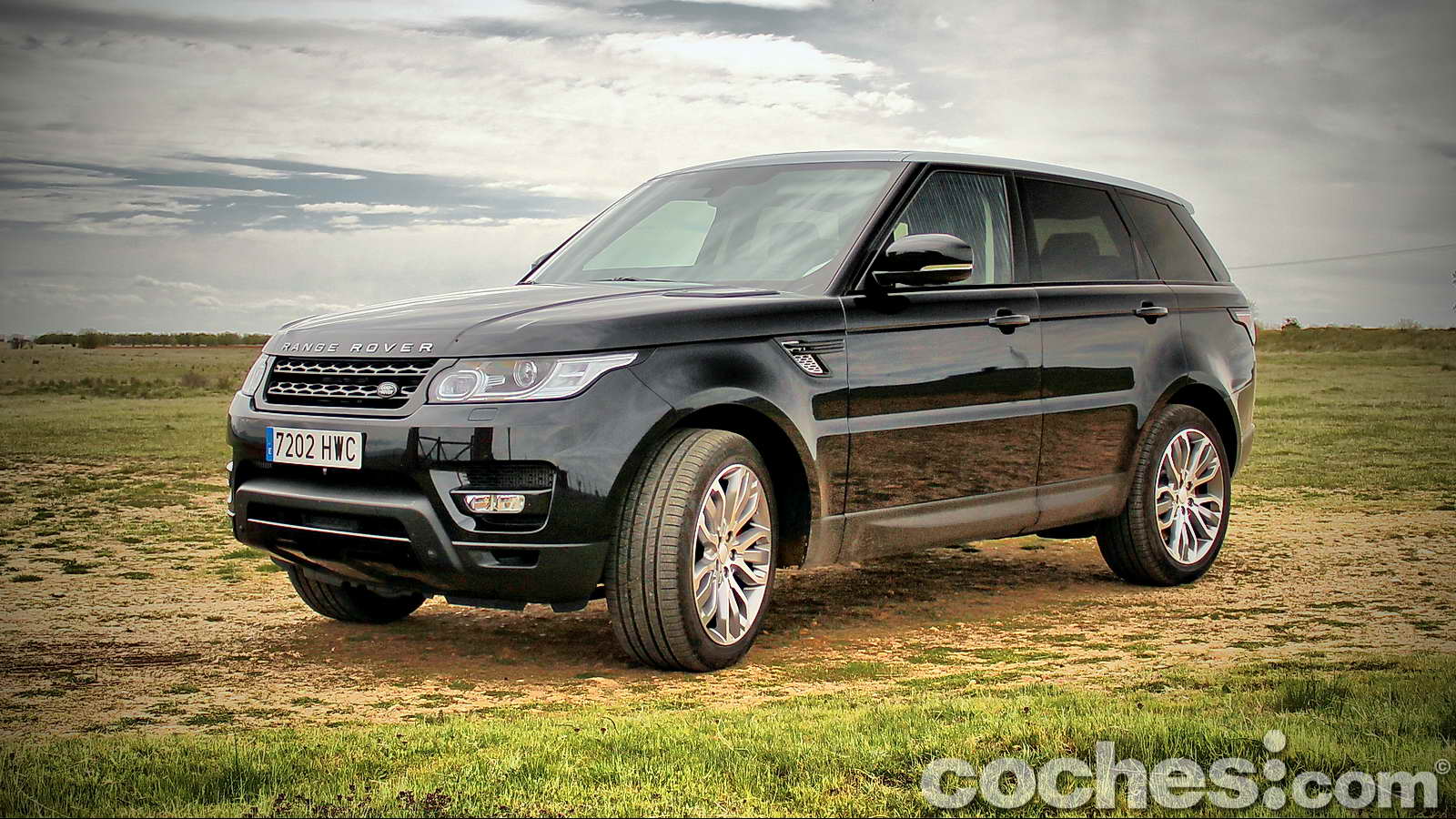 El Range Rover Sport es uno de los SUV Premium más deportivos, sin renunciar al lujo característico de la firma británica. Lo ponemos a prueba esta semana.