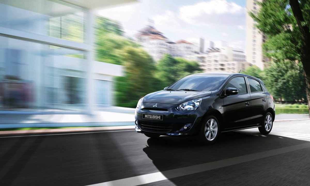 Imagen de El Mitsubishi Space Star 2014 es un nuevo urbano que llega al mercado con dos motores tricilíndricos de gasolina, dos acabados y precio muy competitivo.