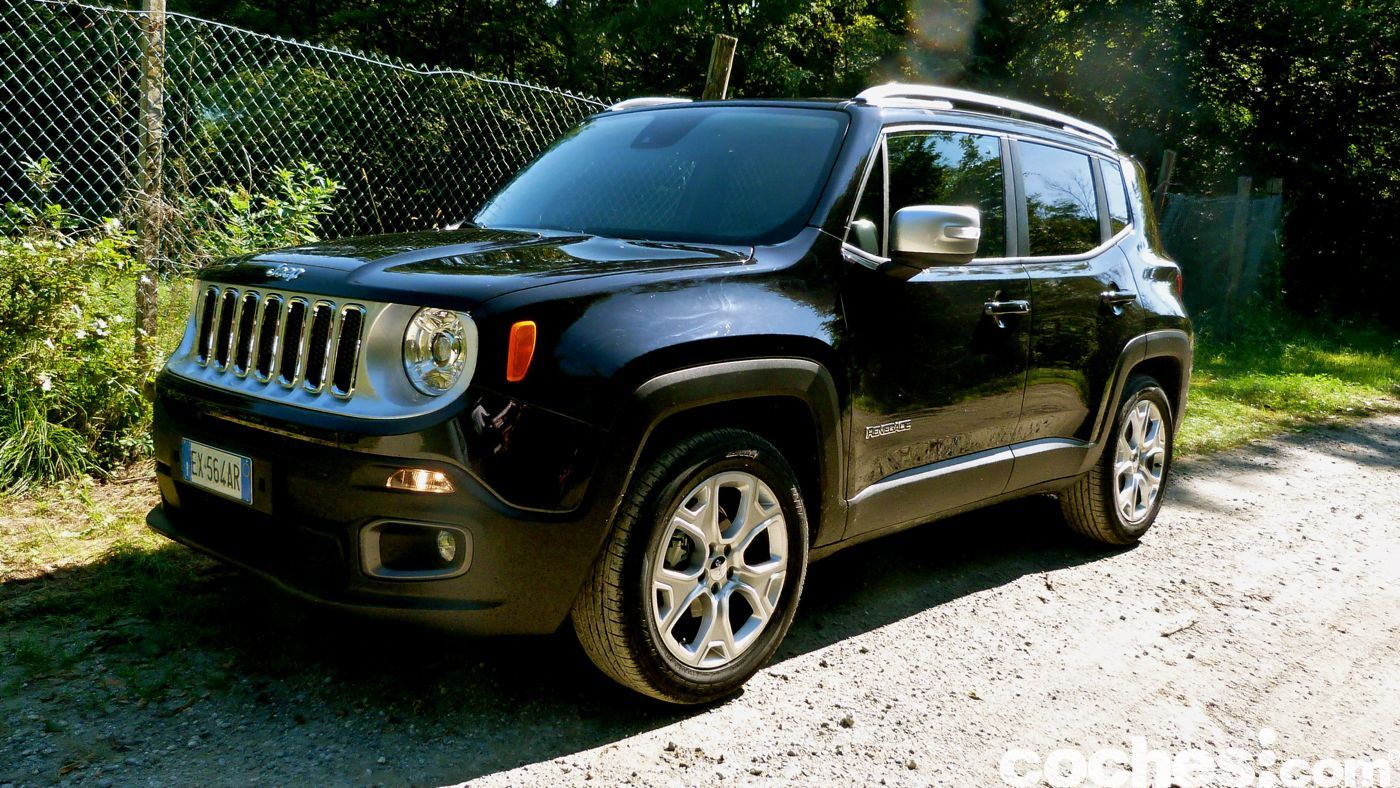 Nos hemos ido hasta el circuito de Balocco para probar el Jeep Renegade. El chico malo del segmento de los SUV pequeños apunta alto y viene a por todas.