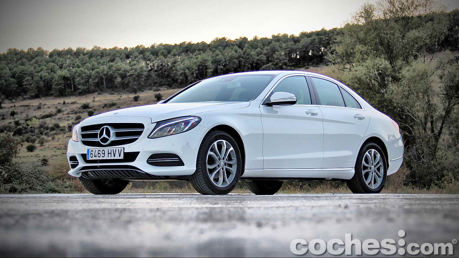 Nuestra comparativa de los sedanes medios premium alemanes llega a su fin probando la última incorporación a la categoría: el Mercedes-Benz Clase C.