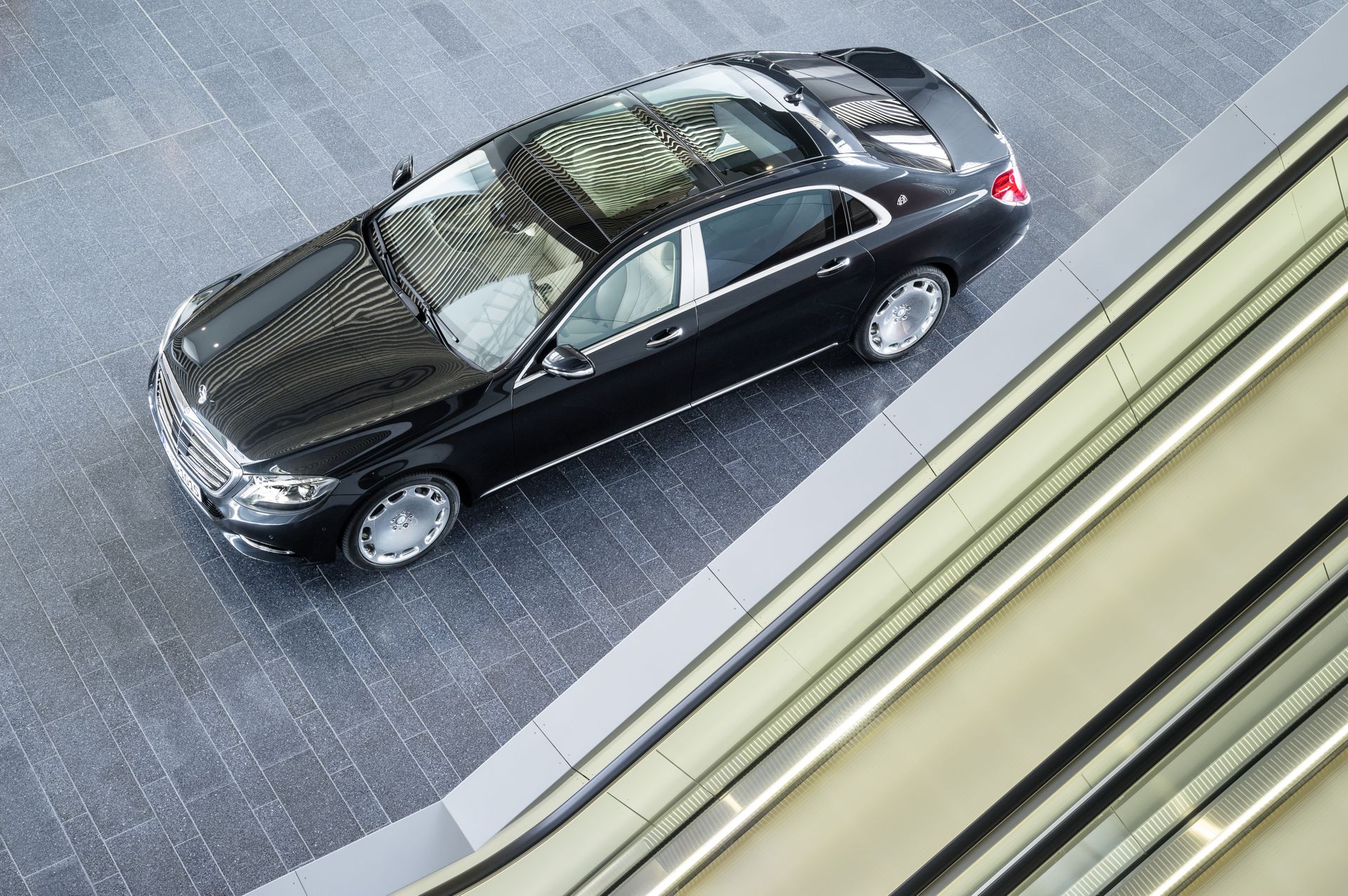 Imagen de En febrero comenzará a venderse en Mercedes-Maybach Clase S 2015, la alternativa de Daimler a los grandes sedanes de lujo, con motores V8 y V12.