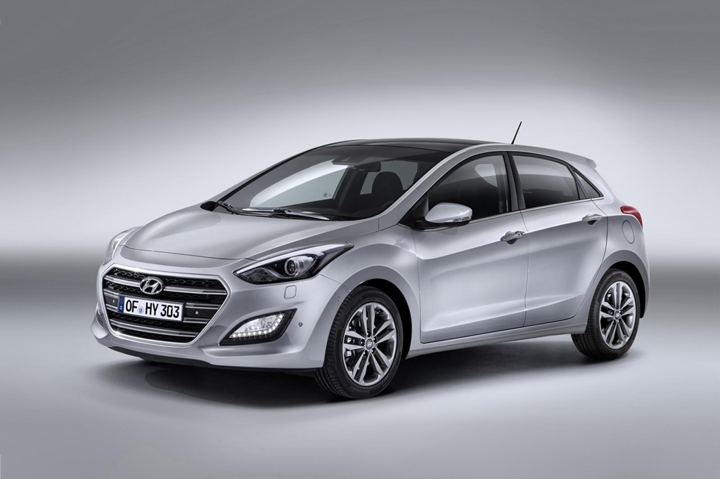 Imagen de El Hyundai i30 2015 llega al mercado con mejoras estéticas y de equipamiento. La guinda la pone una versión más deportiva que rendirá 186 CV de potencia.