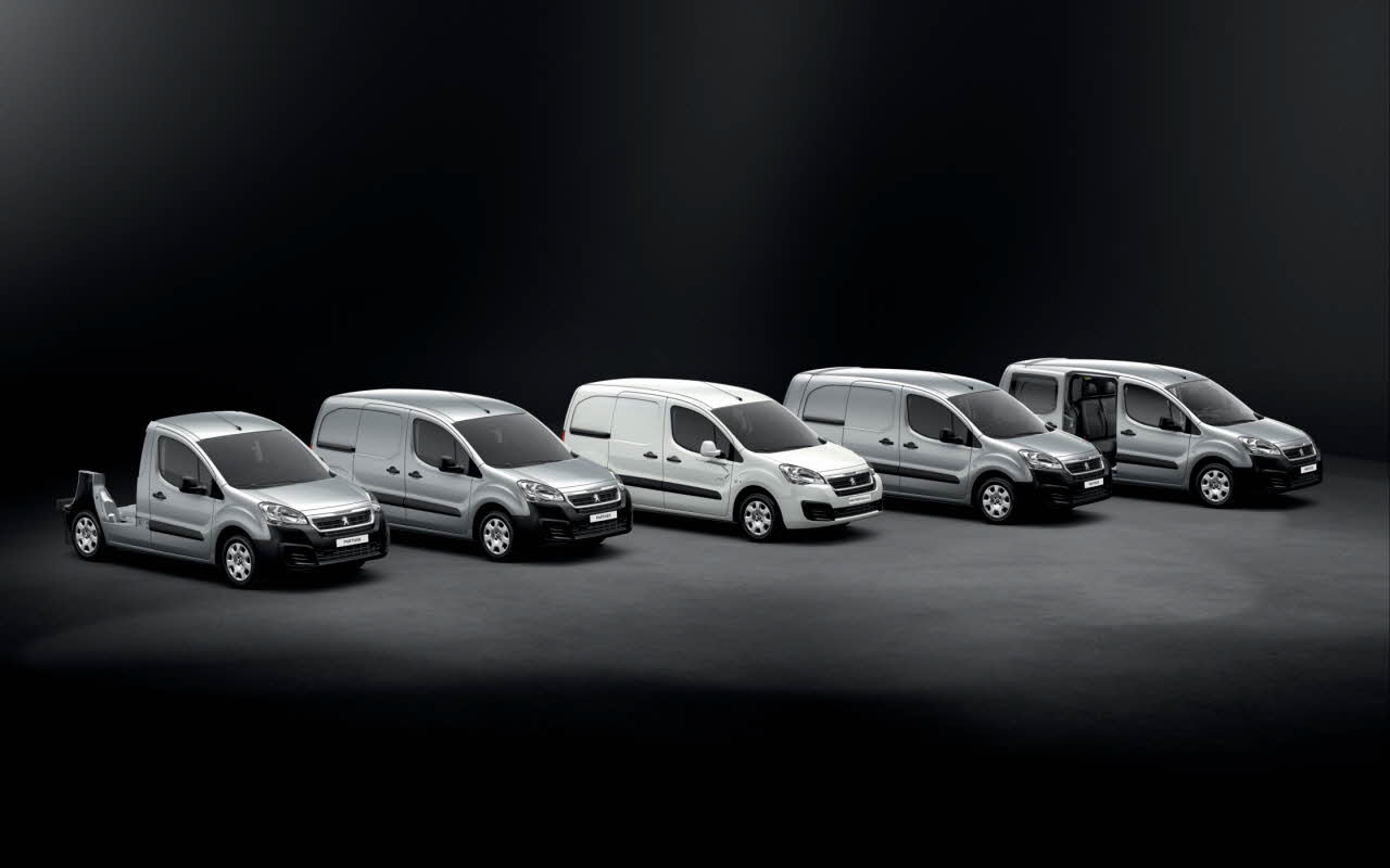 Imagen de El Peugeot Partner 2015, disponible en versiones furgón y combi (Partner Tepee) estrena diseño e incorpora equipamiento novedoso y motores Euro 6.