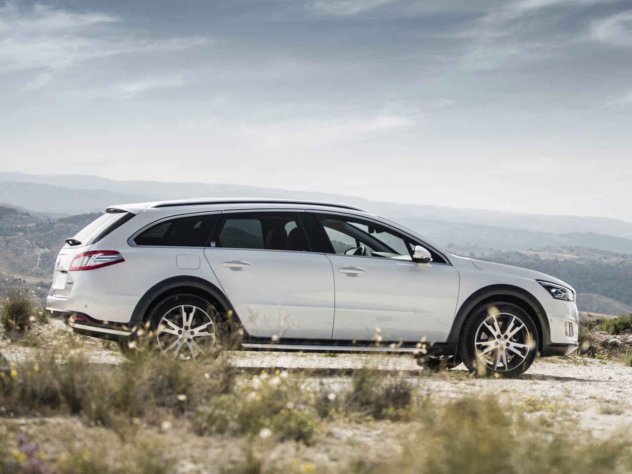 Peugeot 508 RXH model