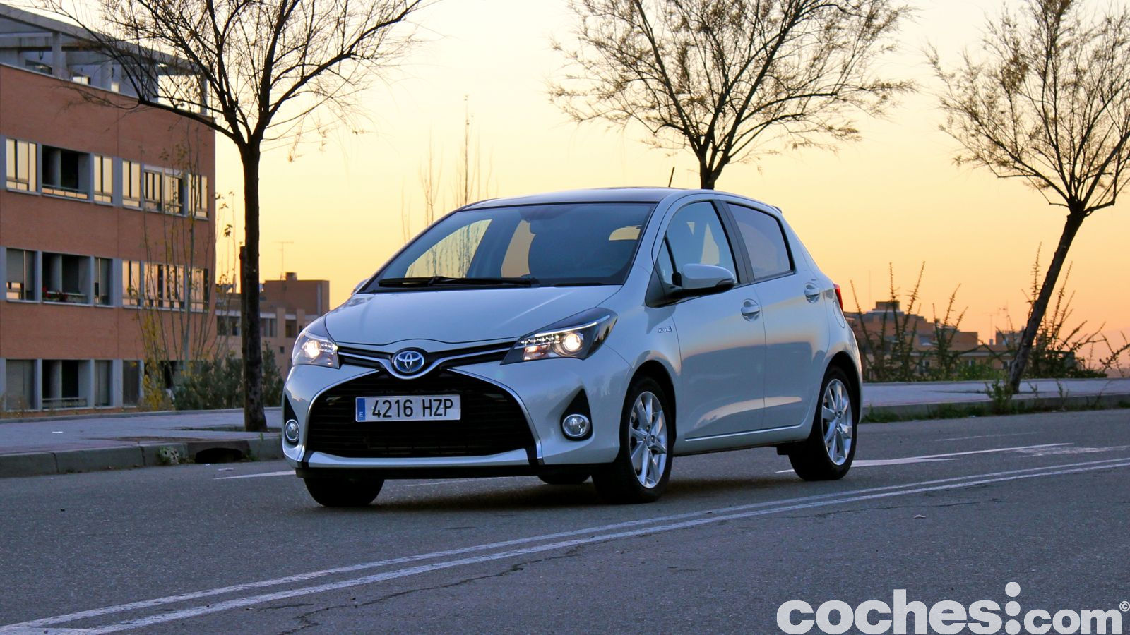 El Toyota Yaris Hybrid es perfecto para los desplazamientos diarios en ciudad: cómodo, fácil de conducir y con un bajo consumo. Fuera de ella es otro cantar
