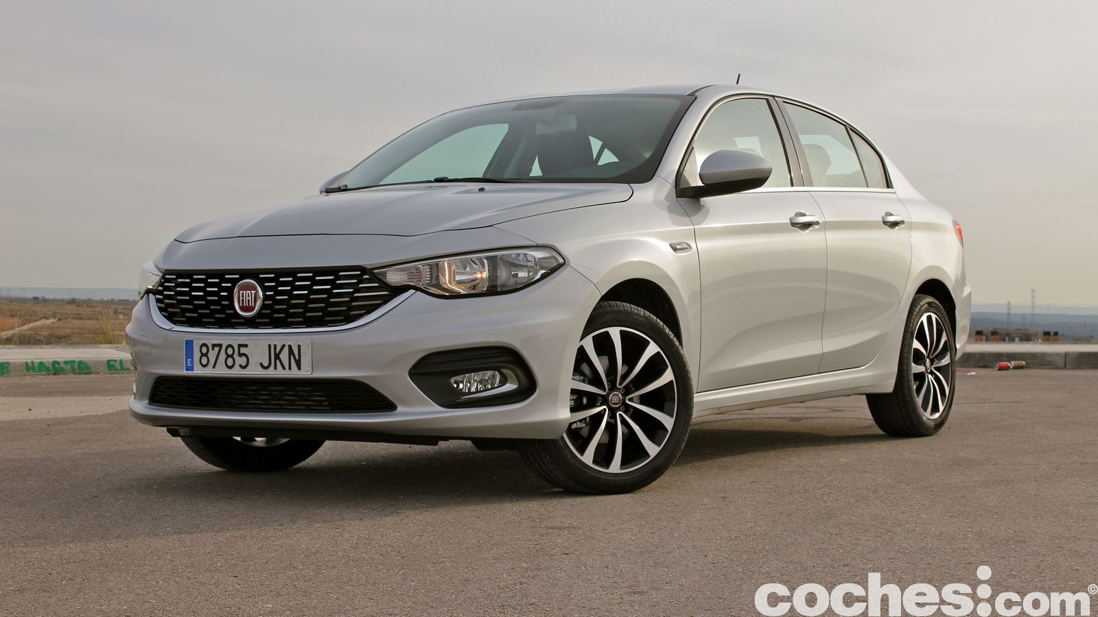 Conducimos el Fiat Tipo 2016 con motor diésel Multijet 120 CV. Es un coche con reacciones previsibles y consumos bajos, a buen precio dado su equipamiento.