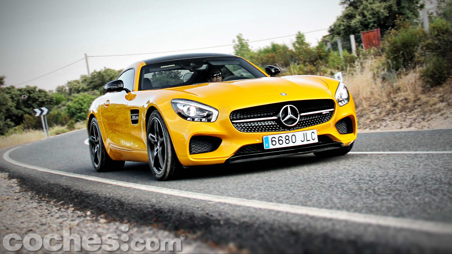 El Mercedes-AMG GT es el último intento para luchar “de tú a tú” con su eterno rival, el Porsche 911. ¿Lo conseguirá? Lo probamos a fondo para saberlo.