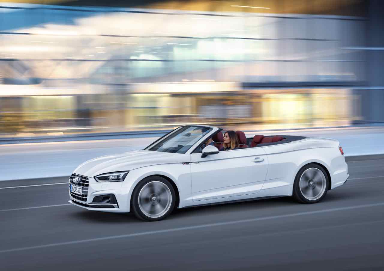 Imagen de El Audi A5 Cabrio 2017 completa la familia. Es más largo que el anterior y llega al mercado con motores de entre 190 y 354 CV y mucha tecnología.