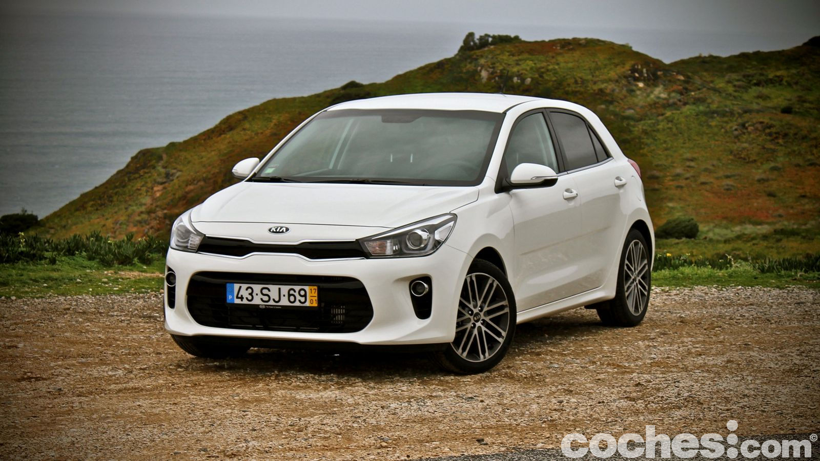 Prueba y opinión del Kia Rio 2017. Fácil de conducir, cómodo y amplio su motor 1.0 T-GDI de 100 CV es muy solvente, pero algo gastón.