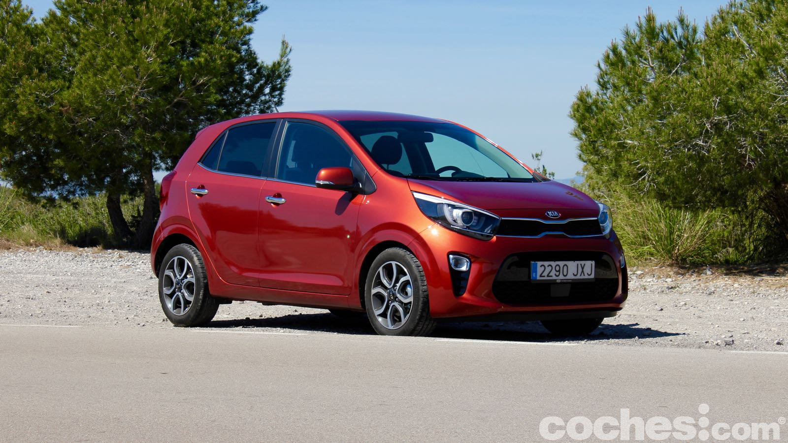 Prueba y opinión del Kia Picanto 2017 con el motor 1.0 de 67 CV. Un coche de clara orientación urbana pero que sorprende por comportamiento.