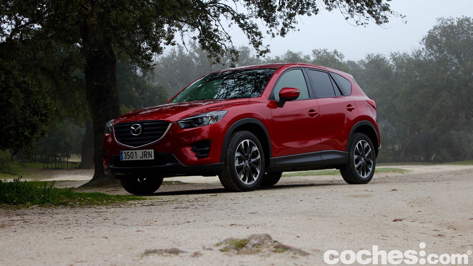 Probamos el Mazda CX-5 Black Tech Edition con motor 2.0 de gasolina con 165 CV, una de las versiones más interesantes de este completo SUV compacto.