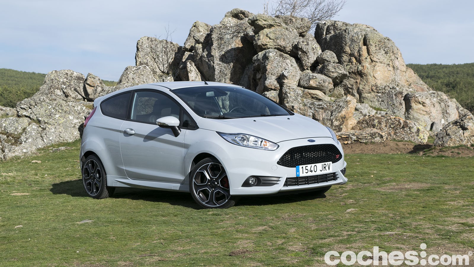 Prueba y opinión del Ford Fiesta ST200, una edición más potente y con detalles exclusivos. Además con un motor 1.6 EcoBoost de 200 CV.