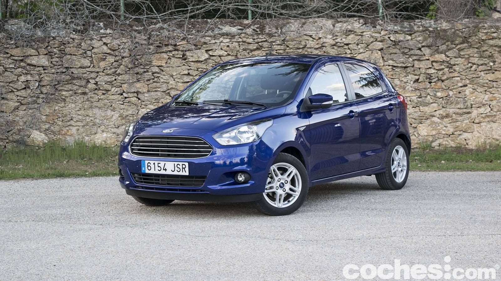 Ponemos a prueba al Ford Ka+, un urbano que está a caballo entre los segmentos A y B. Lleva el motor 1.2 Duratec Ti-VCT de 85 CV ligado a un cambio manual.