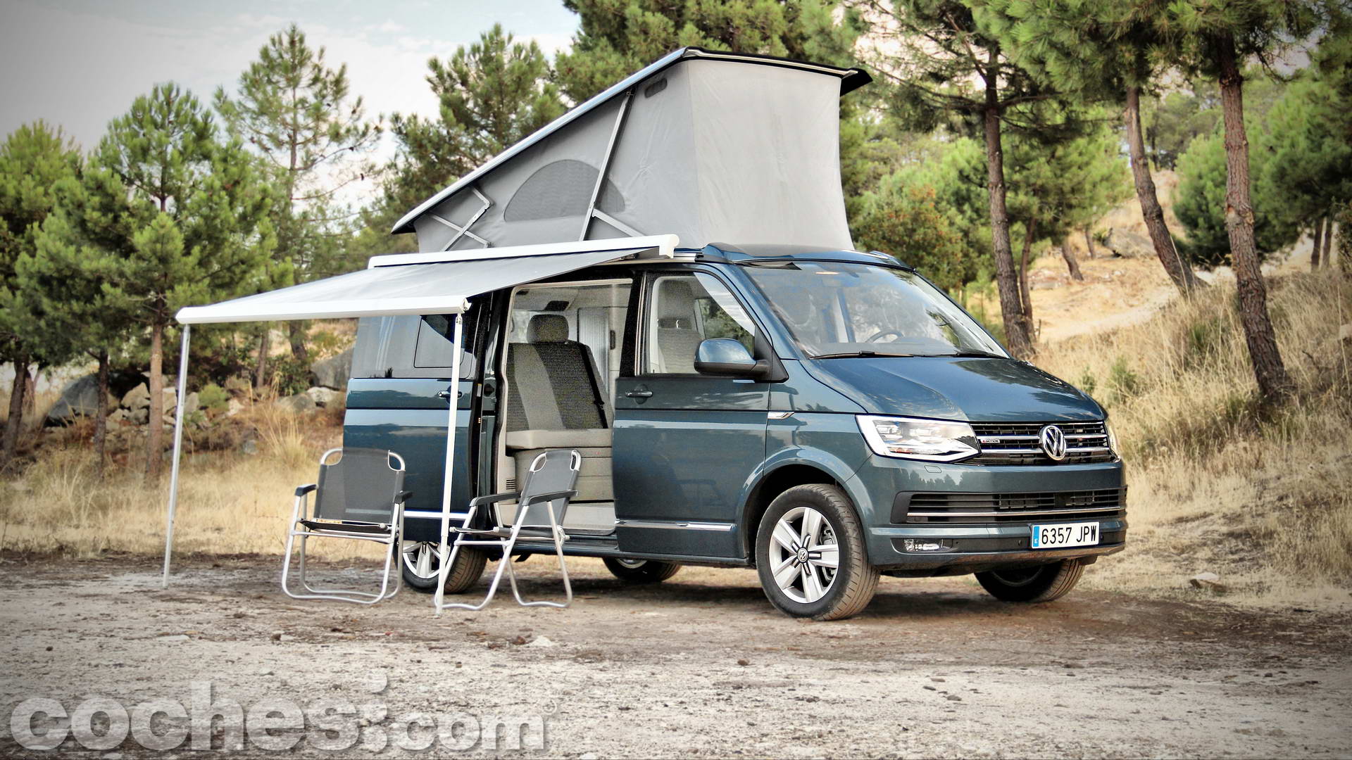 Prueba y opinión de la Volkswagen California, un versátil vehículo cuyo origen se remonta a hace 70 años. Seis generaciones, y joven como el primer día.