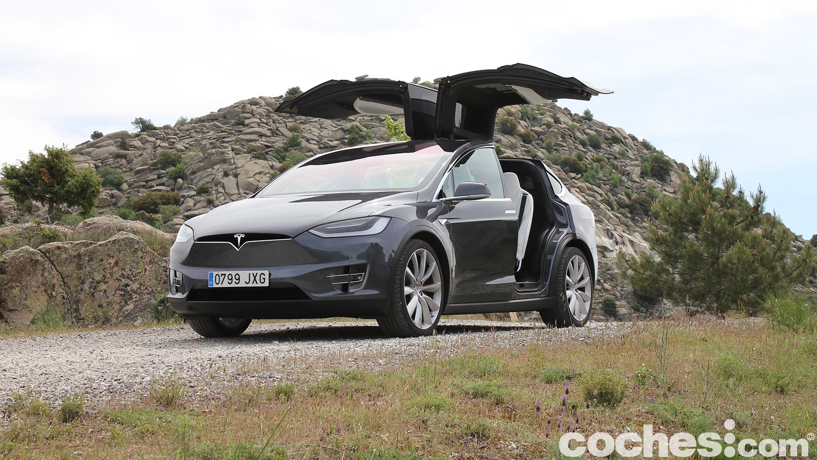 Prueba y opinión del Tesla Model X P100D, el tope de gama del SUV eléctrico. Destaca por su nivel de automatización, tecnología y prestaciones.