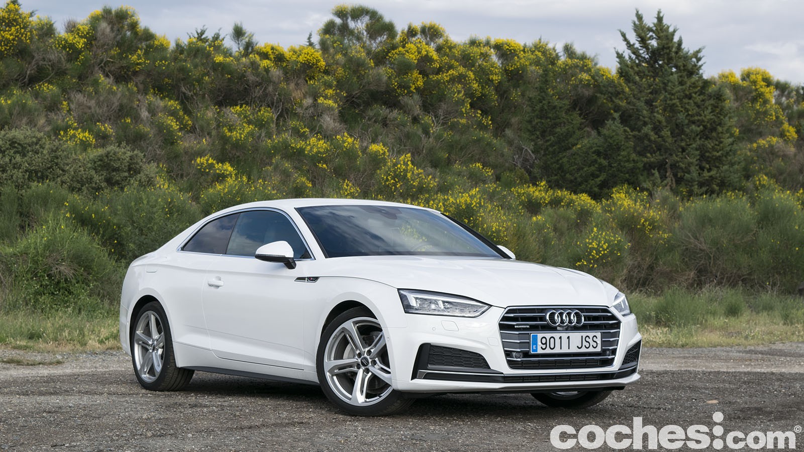 Prueba y opinión del Audi A5 Coupé 3.0 TDI 218 CV quattro S tronic. El renovado coupé tiene un comportamiento aburguesado y destaca por su equilibrio.