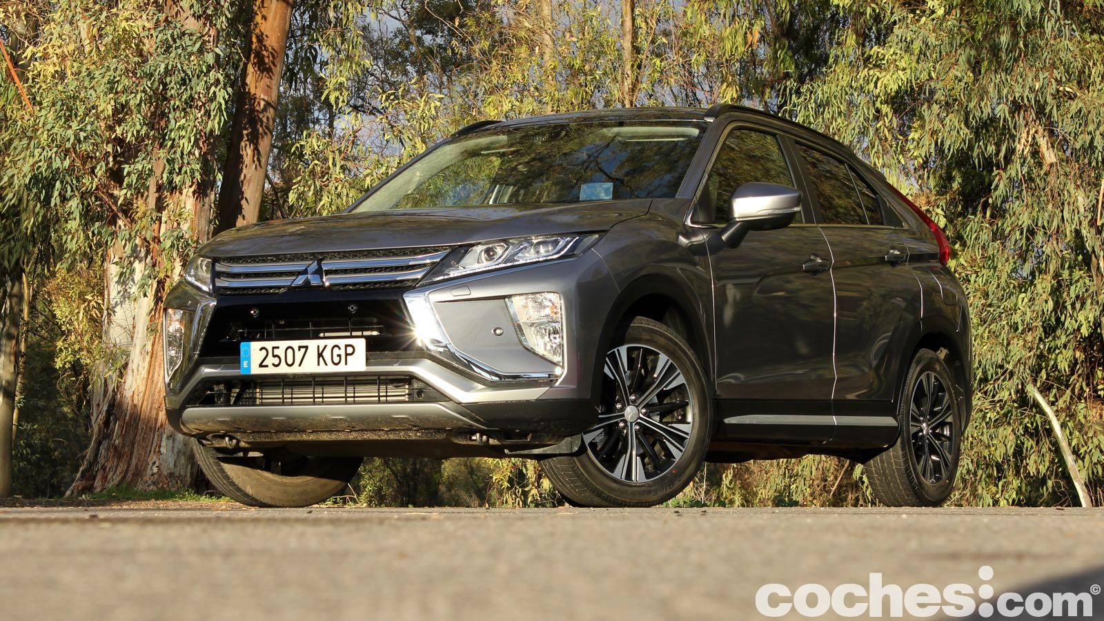 Nos ponemos al volante del Mitsubishi Eclipse Cross, SUV con una imagen diferente, un interesante motor de gasolina y una tracción total muy evolucionada.