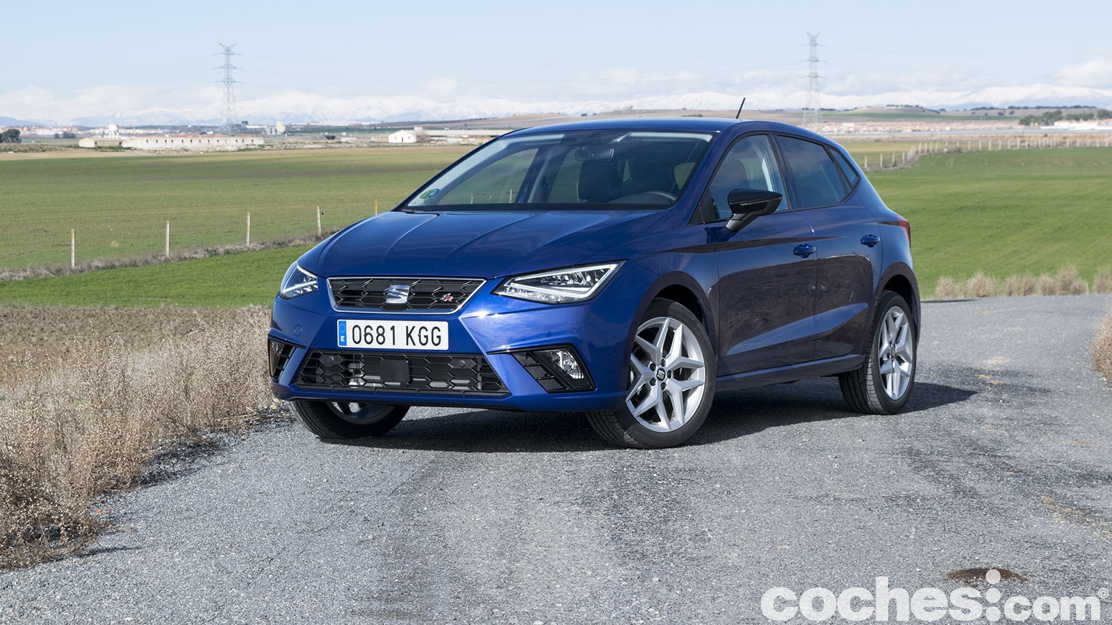 Probamos el SEAT Ibiza TGI, la variante que funciona tanto con gas natural comprimido (GNC) como con gasolina y que presenta ventajas económicas notables.