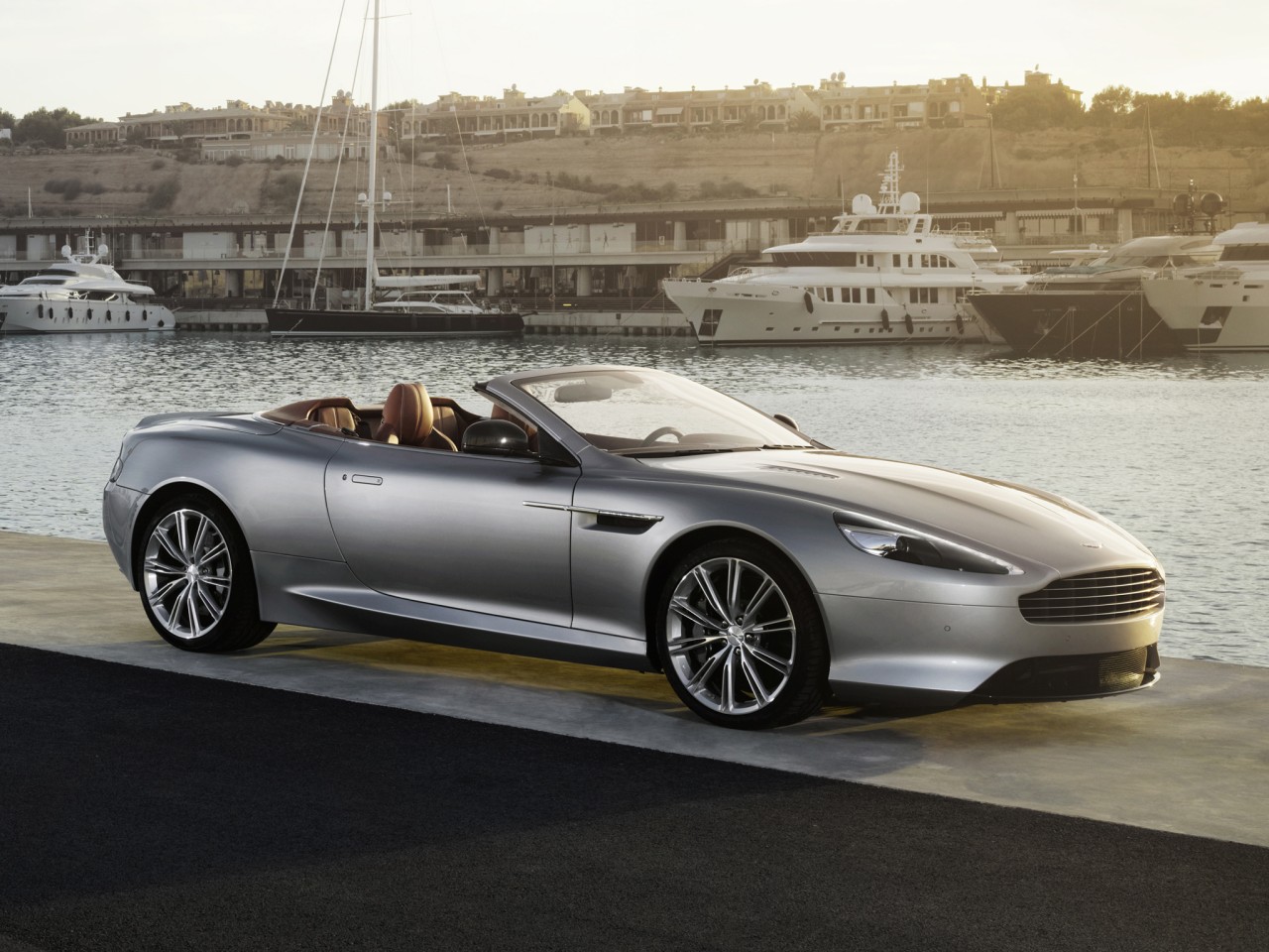 Aston Martin DB9 Volante model