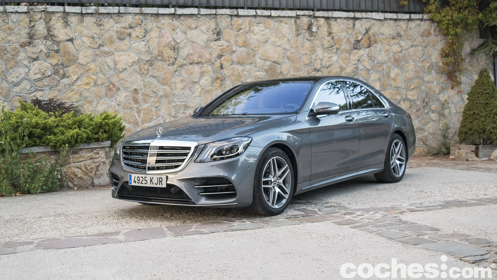 Ponemos a prueba al Mercedes S 350 d 4Matic, la versión de acceso a la Clase S, un referente dentro de las berlinas de representación.