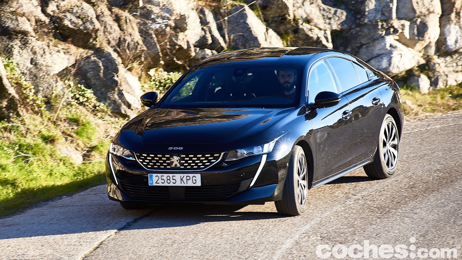 Probamos el nuevo Peugeot 508 2.0 BlueHDi de 163 CV. Una berlina de un diseño más deportivo y más prestacional que la generación anterior.