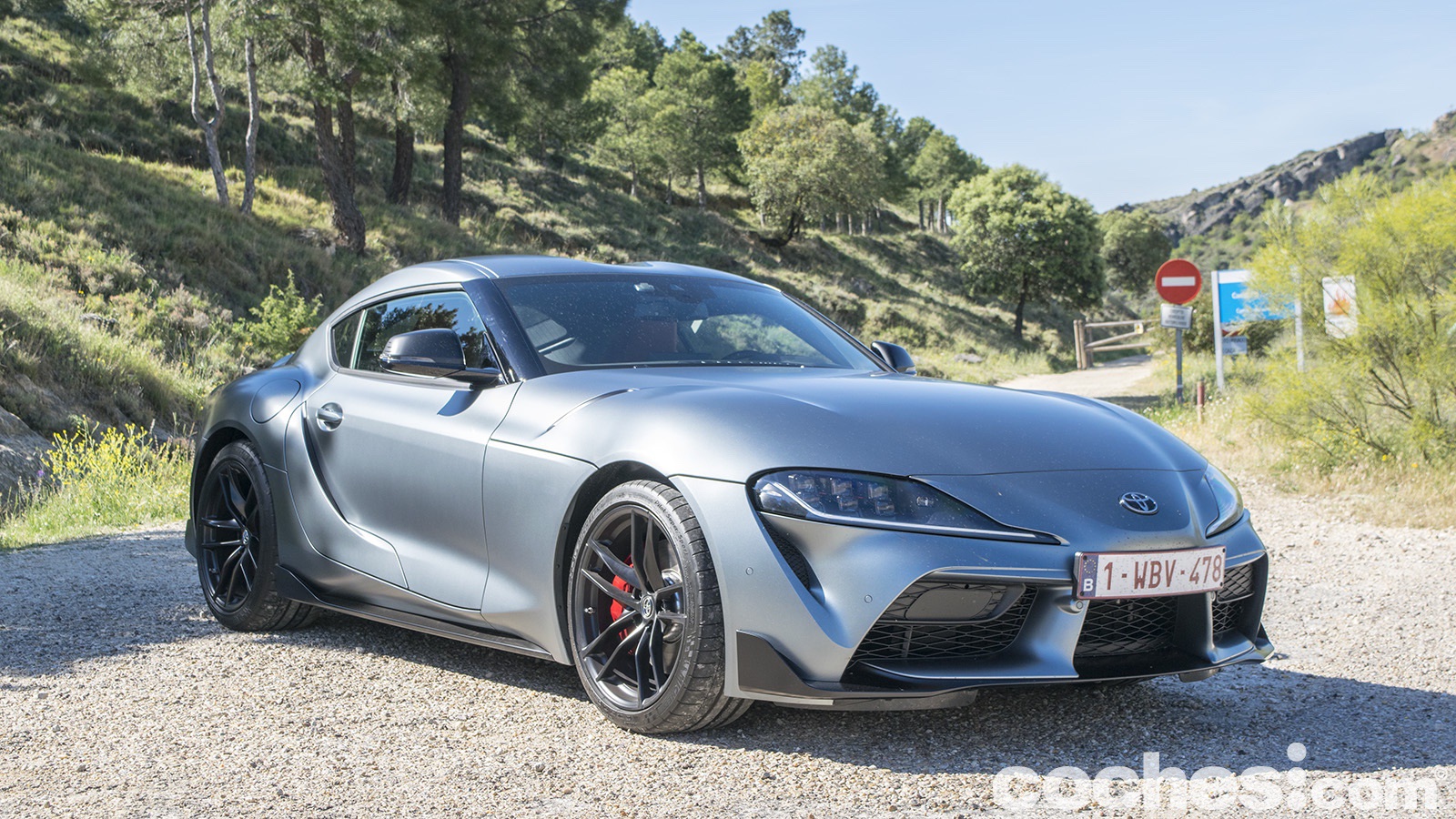 Probamos el nuevo Toyota Supra, la quinta generación del icónico deportivo japonés que promete unas gratificantes sensaciones al volante.