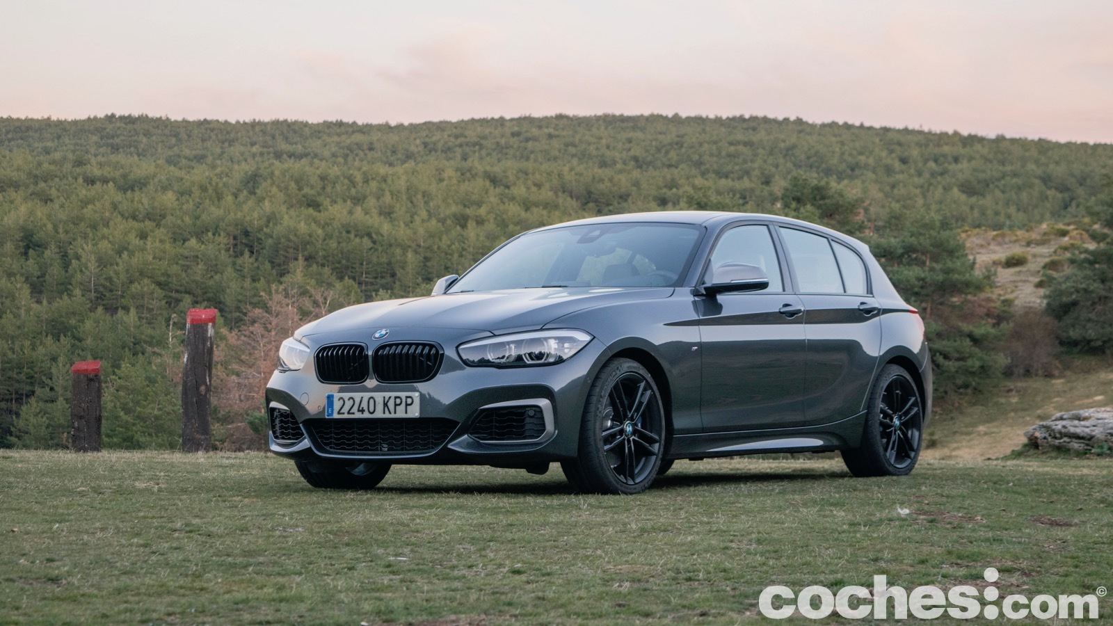 Ponemos a prueba al BMW M140i, la versión más radical del Serie 1, con motor de seis cilindros y propulsión. Algo que no se volverá a repetir.