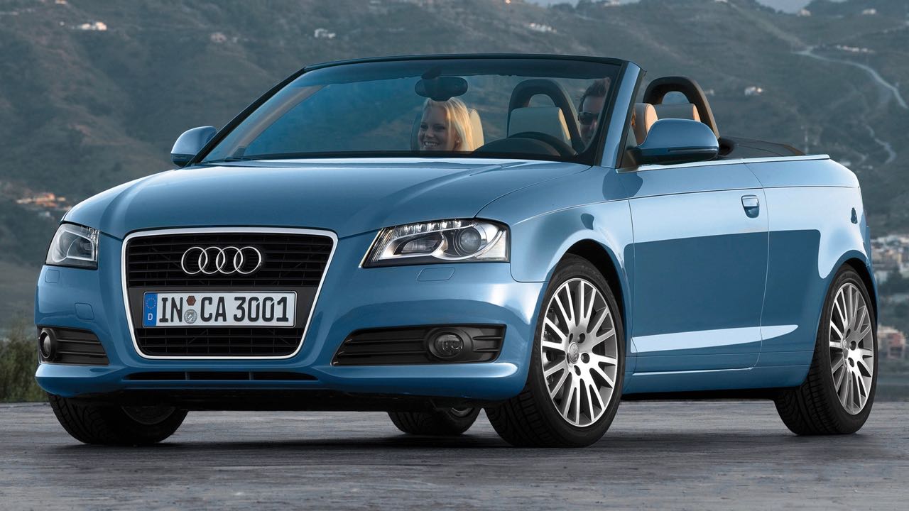 Imagen de El Audi A3 Cabrio 2010 actualiza al descapotable con un diseño más fresco, un interior mejor equipado y mecánicas algo más eficientes.