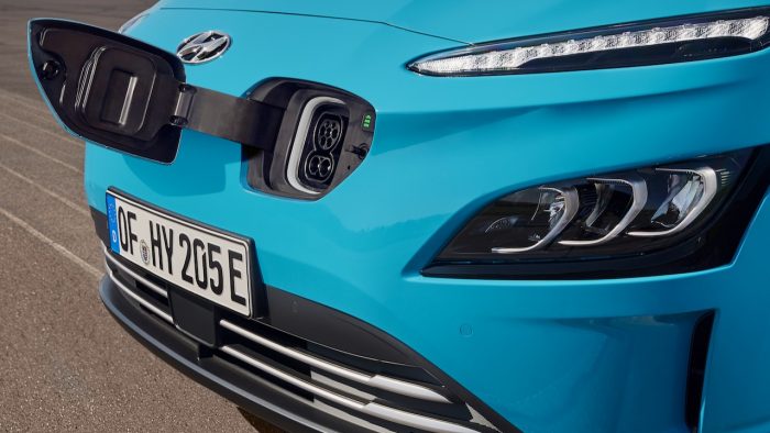 Hyundai-Kona-Electrico-2021-7-700x394.jpeg