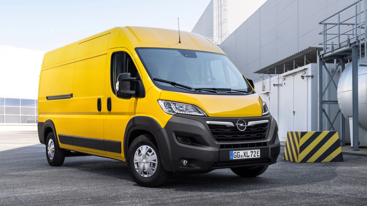 Imagen de El Opel Movano 2022 es el nuevo furgón grande de la marca. Puede elegirse en cuatro longitudes, tres alturas y motores diésel o eléctrico.