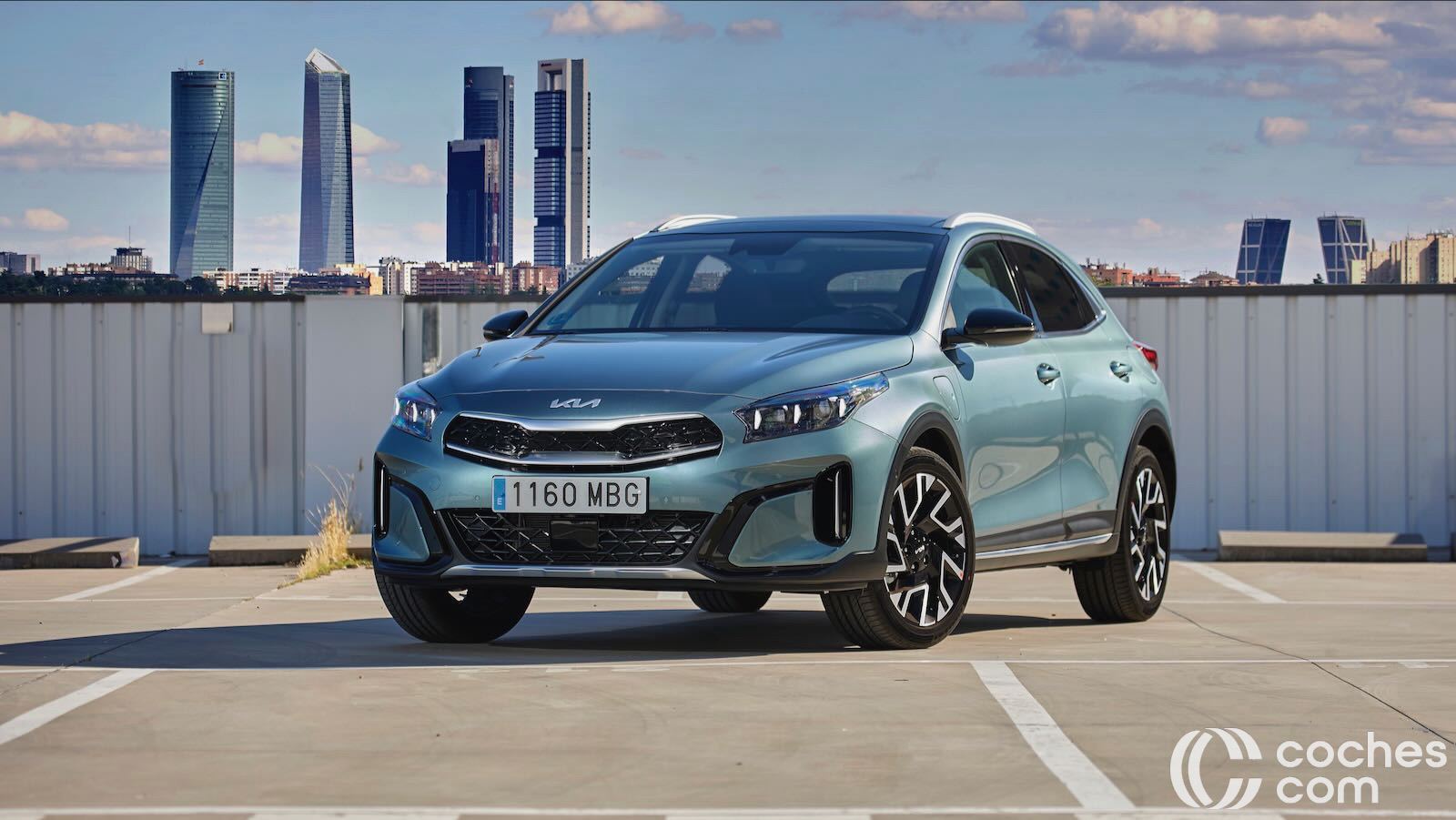 El Kia Xceed PHEV se renueva junto al resto de versiones del crossover. No tiene un precio alto para su sistema de propulsión y equipamiento.