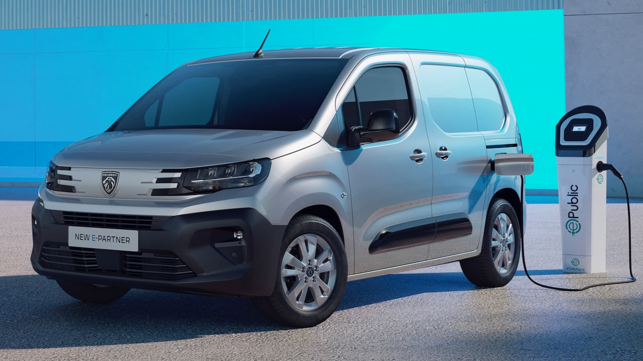 Imagen de Llega una actualización para el Peugeot Partner 2024, que mantiene su gama mecánica intacta al tiempo que modifica su estética y tecnología.