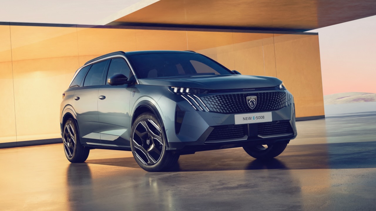 Peugeot 5008 model