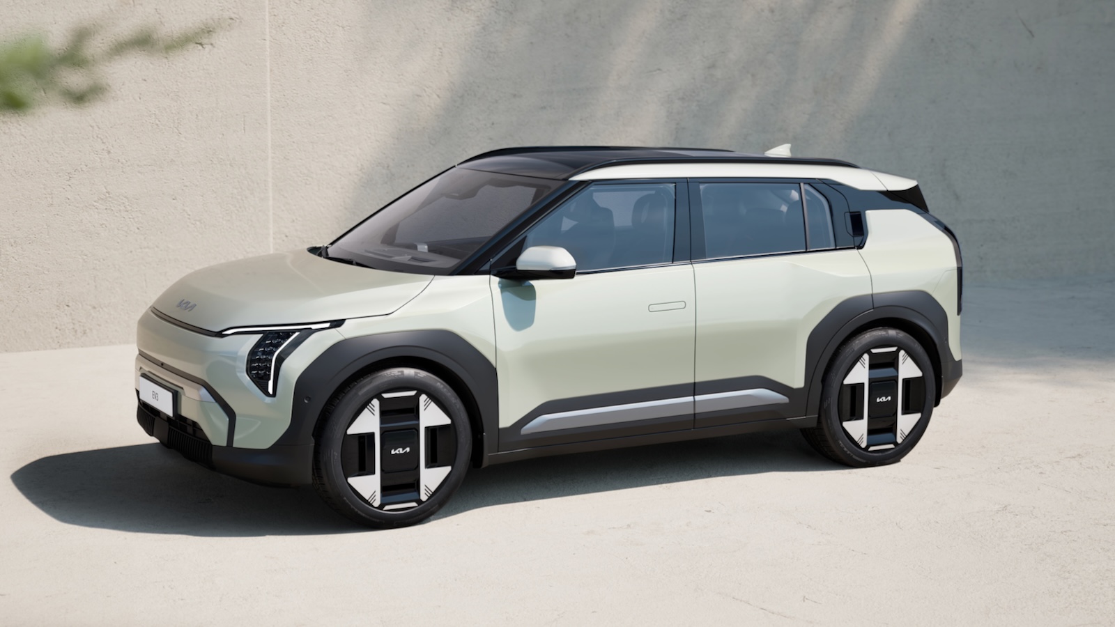 Imagen de El Kia EV3 2025 es un SUV compacto con versiones 100% eléctricas que anuncia un interior espacioso y una autonomía de hasta 600 km.