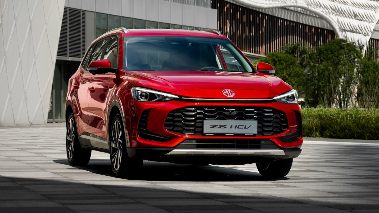 Imagen de El MG ZS 2025 es la segunda generación del SUV pequeño a la venta en España. Estrena un motor híbrido no enchufable y mucho equipamiento.