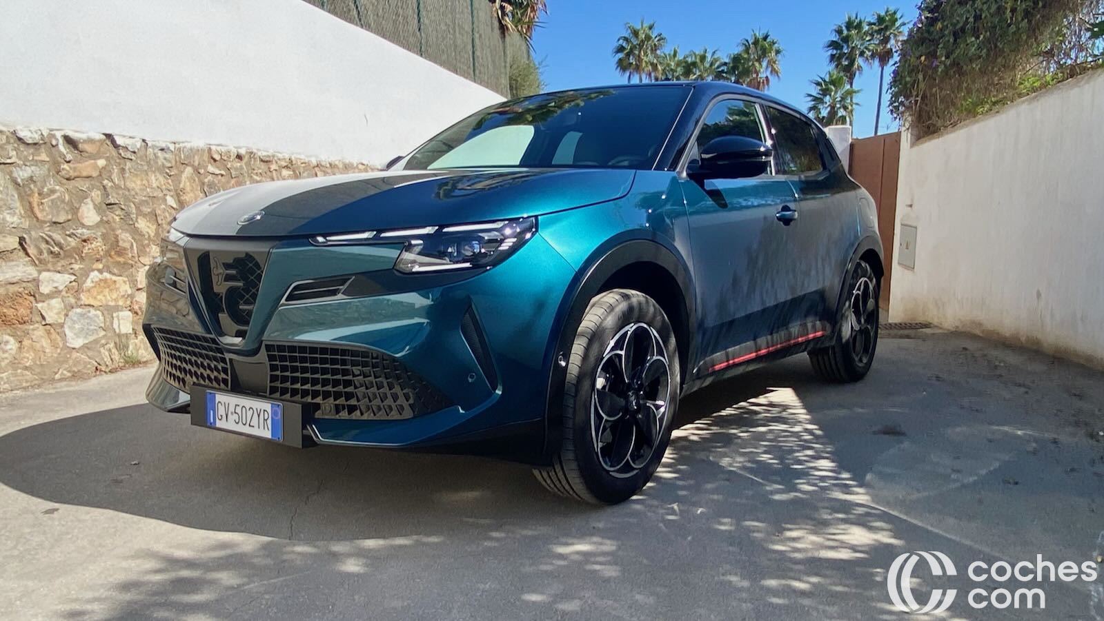 El Alfa Romeo Junior elettrica es el primer coche eléctrico de la marca. Es ligero y ágil, pero esperábamos un interior de mayor calidad.