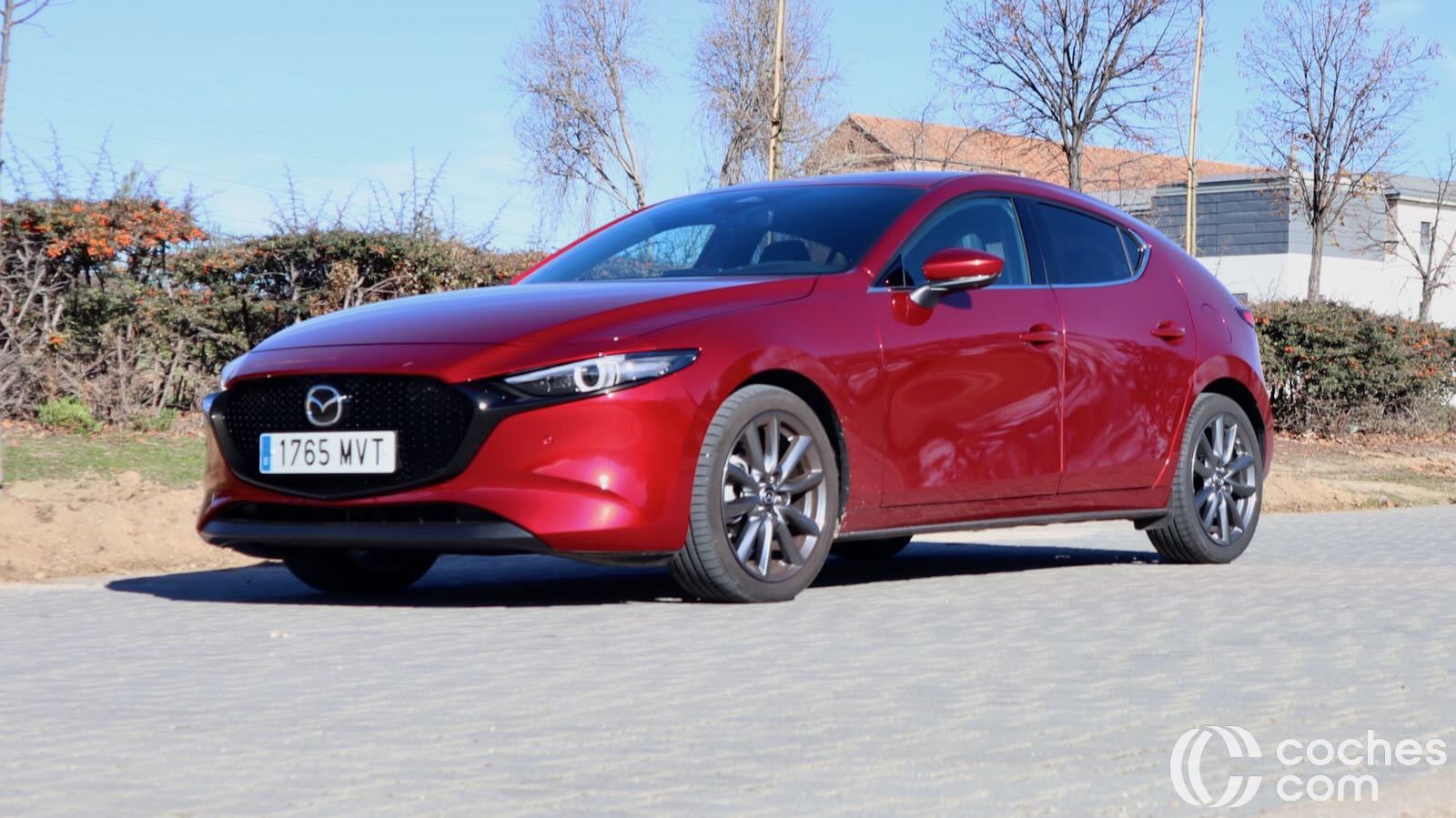 Prueba del Mazda 3 e-SkyActive G con su motor de 2.5 litros y 140 CV de potencia, que se demuestra suave, progresivo y con consumos bajos.